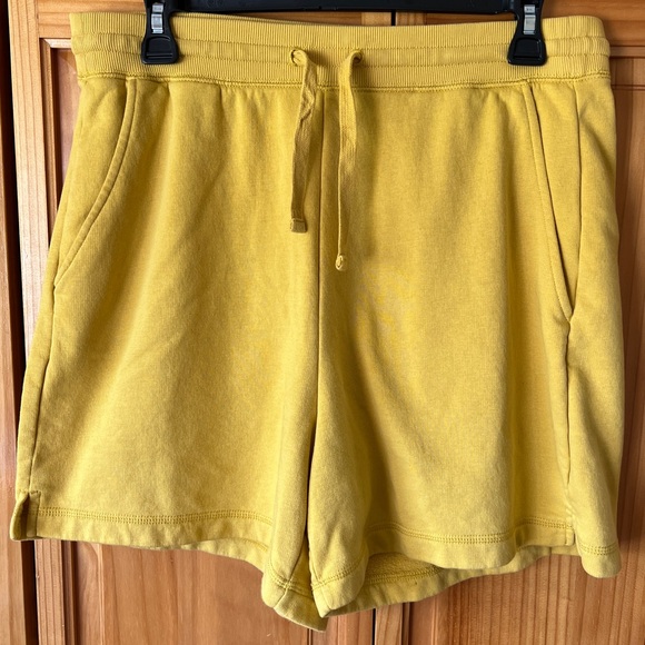 High Waisted Old Navy Lounge Shorts Large - Picture 1 of 3